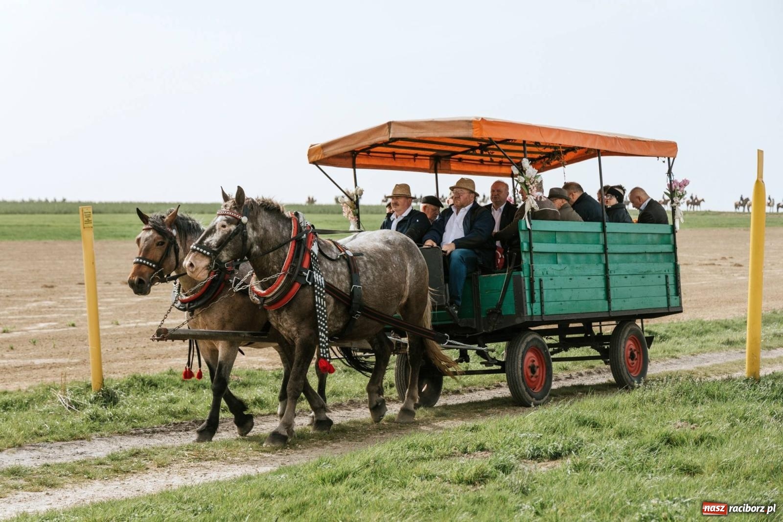 Zdjęcie w galerii na portalu naszraciborz.pl: Procesje konne w Bieńkowicach, Pietrowicach Wielkich i Sudole [FOTO] wiadomości z regionu