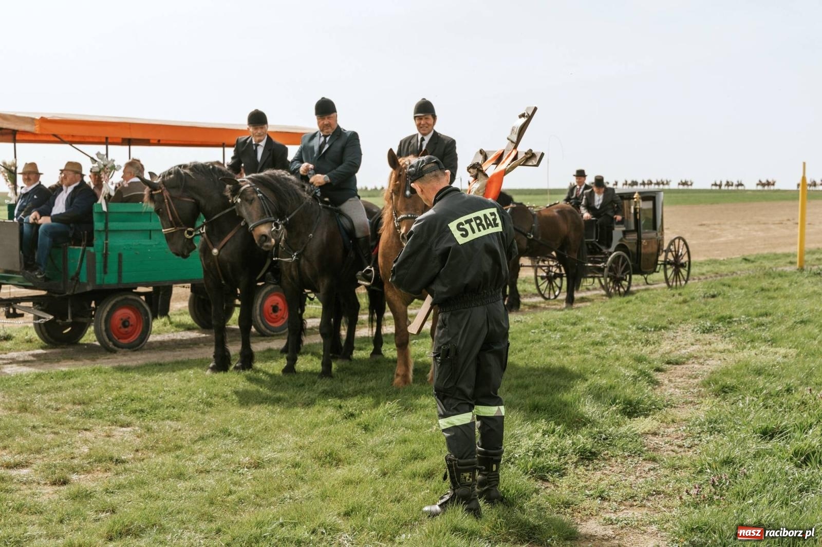 Zdjęcie w galerii na portalu naszraciborz.pl: Procesje konne w Bieńkowicach, Pietrowicach Wielkich i Sudole [FOTO] wiadomości z regionu
