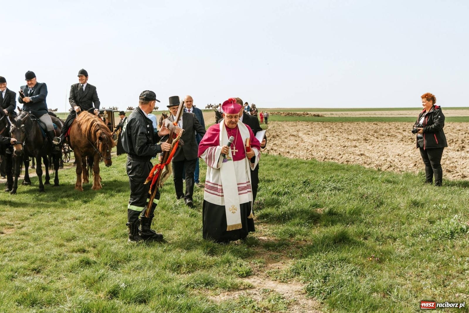 Zdjęcie w galerii na portalu naszraciborz.pl: Procesje konne w Bieńkowicach, Pietrowicach Wielkich i Sudole [FOTO] wiadomości z regionu