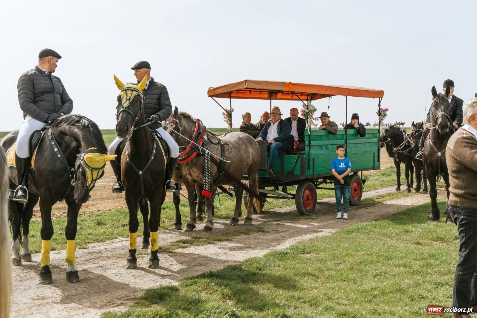 Zdjęcie w galerii na portalu naszraciborz.pl: Procesje konne w Bieńkowicach, Pietrowicach Wielkich i Sudole [FOTO] wiadomości z regionu