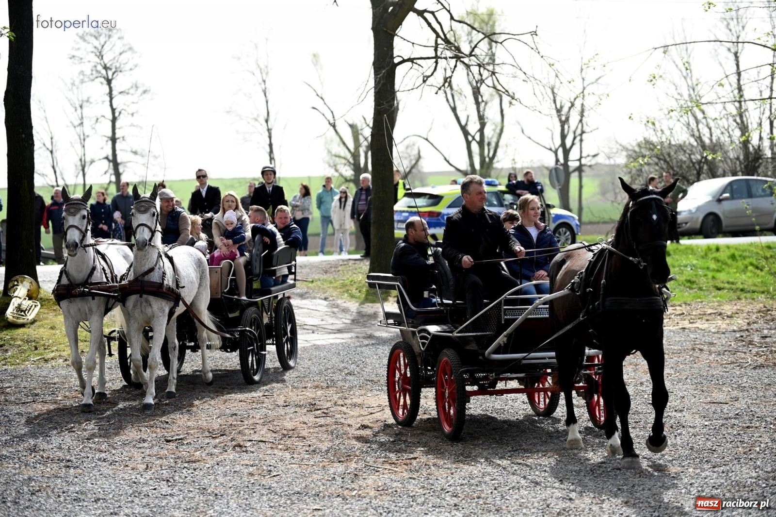 Zdjęcie w galerii na portalu naszraciborz.pl: Procesja w Pietrowicach Wielkich - nabożeństwo i wyścigi wiadomości z regionu