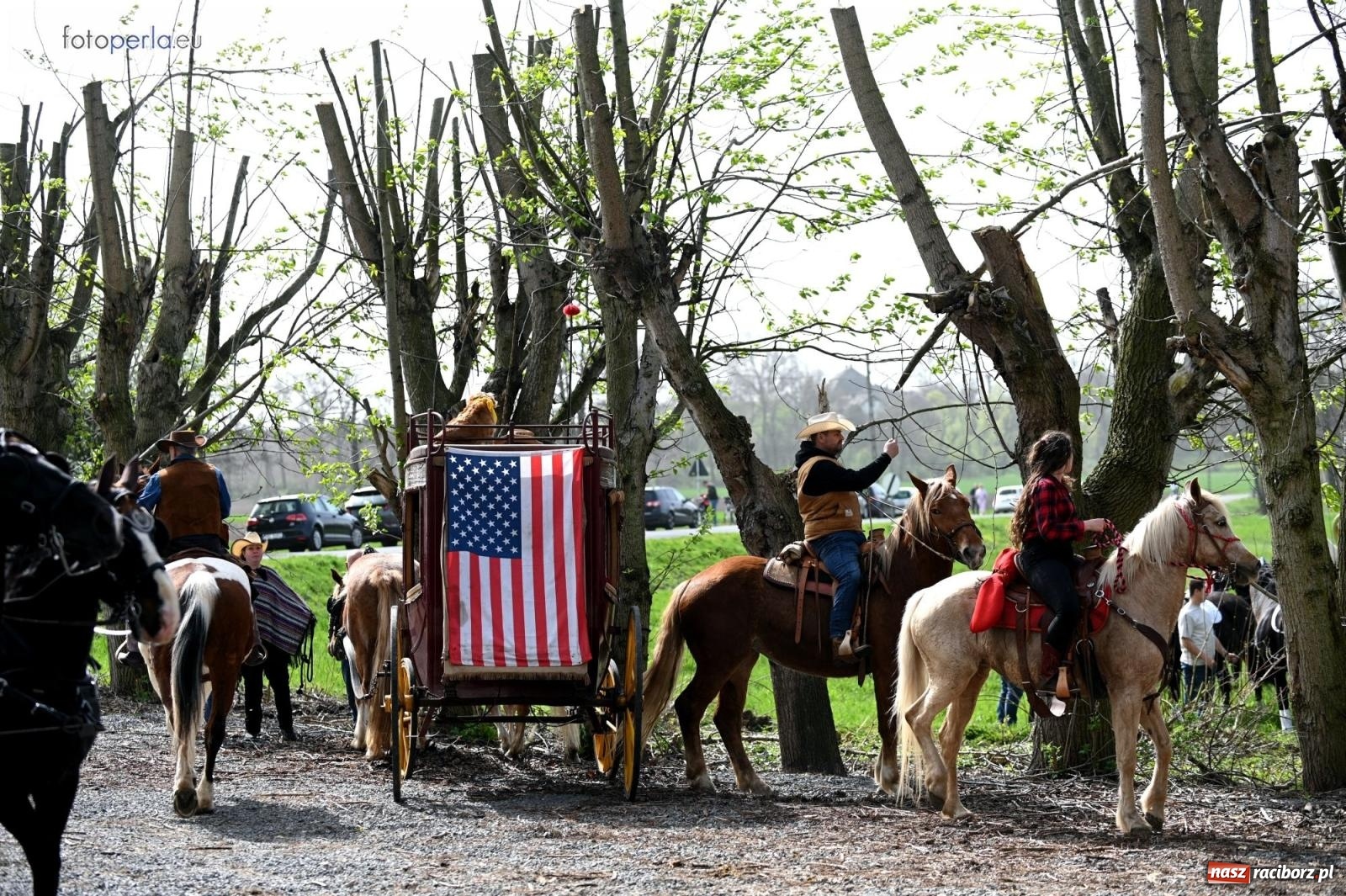 Zdjęcie w galerii na portalu naszraciborz.pl: Procesja w Pietrowicach Wielkich - nabożeństwo i wyścigi wiadomości z regionu
