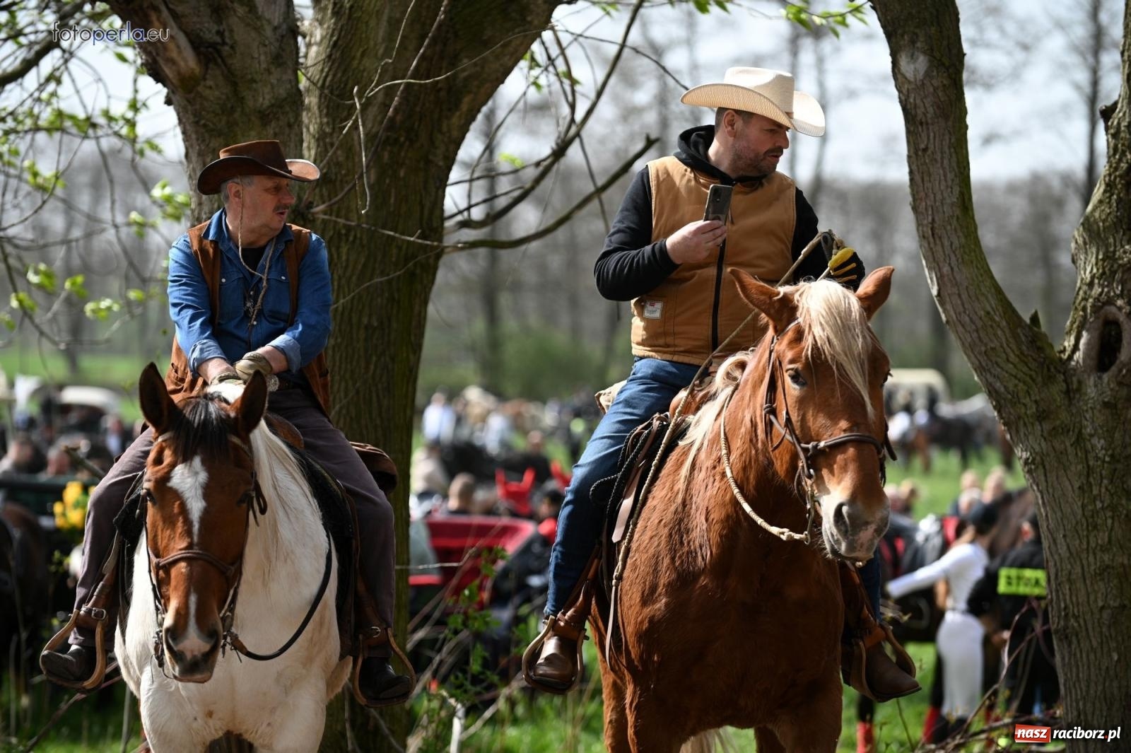 Zdjęcie w galerii na portalu naszraciborz.pl: Procesja w Pietrowicach Wielkich - nabożeństwo i wyścigi wiadomości z regionu