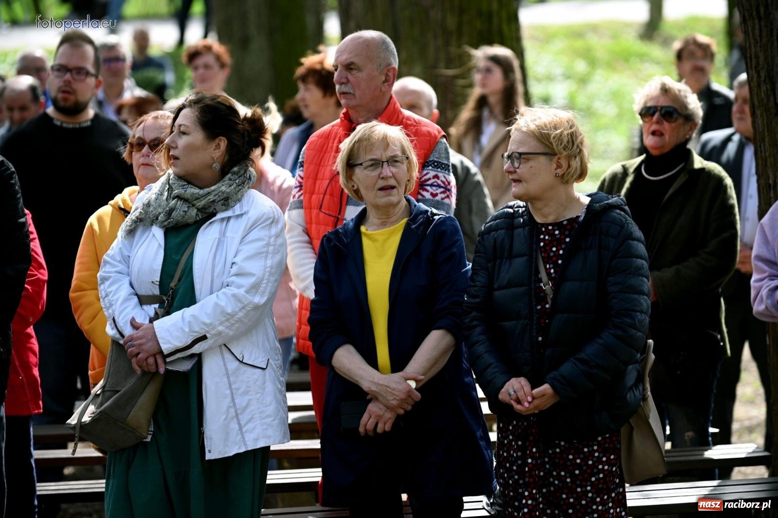 Zdjęcie w galerii na portalu naszraciborz.pl: Procesja w Pietrowicach Wielkich - nabożeństwo i wyścigi wiadomości z regionu