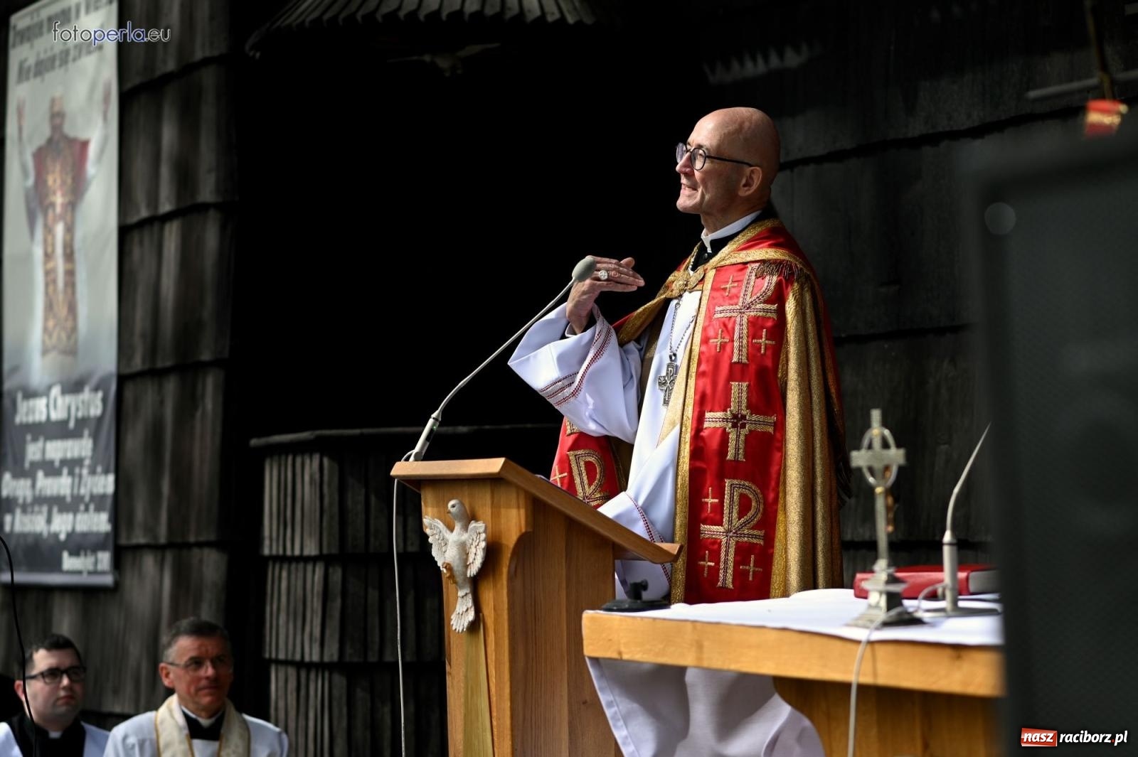 Zdjęcie w galerii na portalu naszraciborz.pl: Procesja w Pietrowicach Wielkich - nabożeństwo i wyścigi wiadomości z regionu