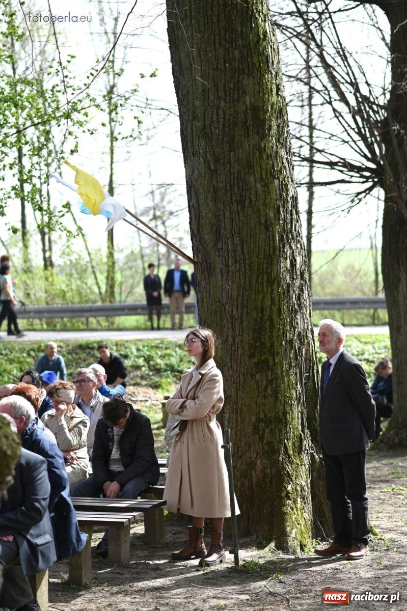 Zdjęcie w galerii na portalu naszraciborz.pl: Procesja w Pietrowicach Wielkich - nabożeństwo i wyścigi wiadomości z regionu