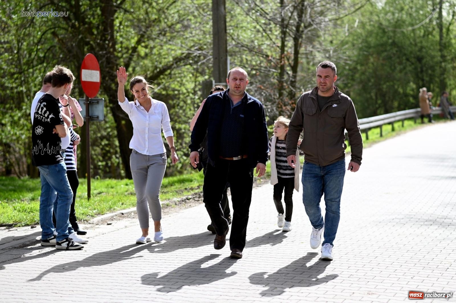 Zdjęcie w galerii na portalu naszraciborz.pl: Procesja w Pietrowicach Wielkich - nabożeństwo i wyścigi wiadomości z regionu