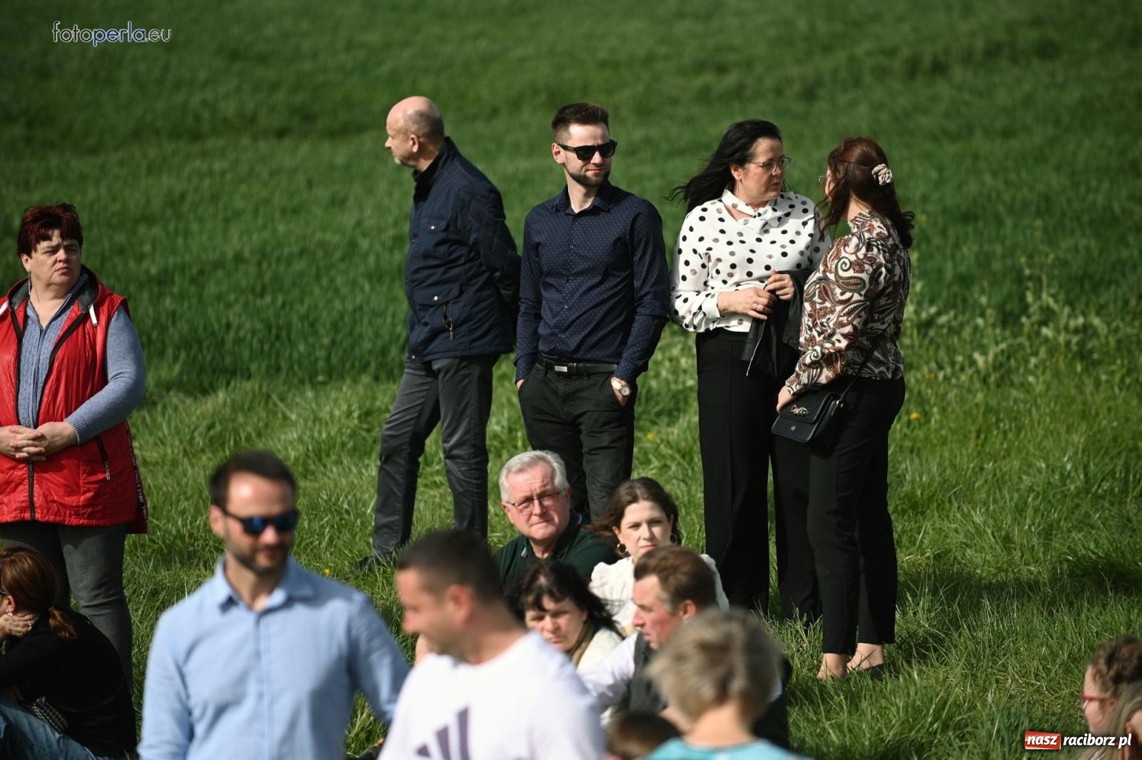 Zdjęcie w galerii na portalu naszraciborz.pl: Procesja w Pietrowicach Wielkich - nabożeństwo i wyścigi wiadomości z regionu