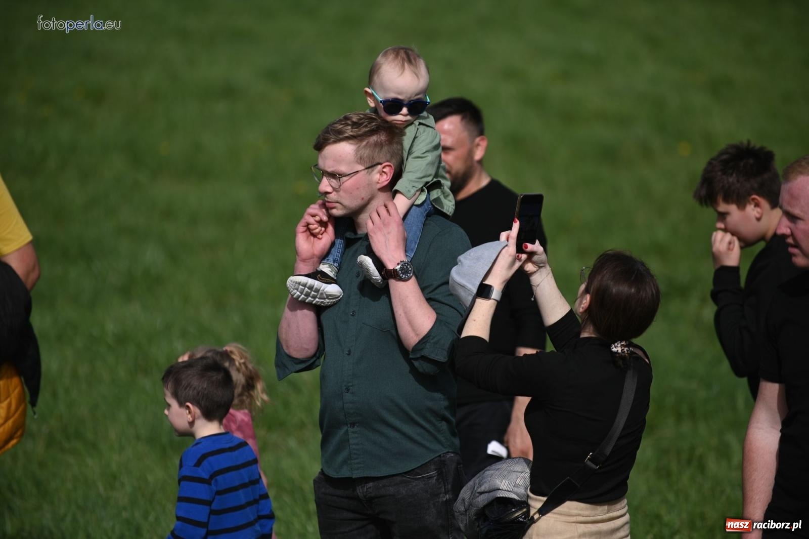 Zdjęcie w galerii na portalu naszraciborz.pl: Procesja w Pietrowicach Wielkich - nabożeństwo i wyścigi wiadomości z regionu