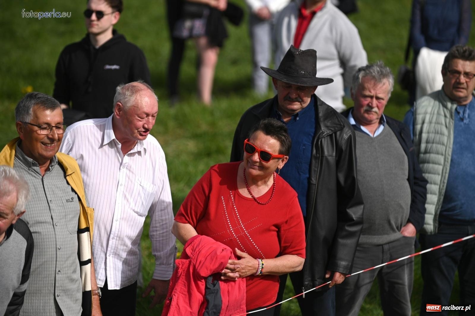 Zdjęcie w galerii na portalu naszraciborz.pl: Procesja w Pietrowicach Wielkich - nabożeństwo i wyścigi wiadomości z regionu