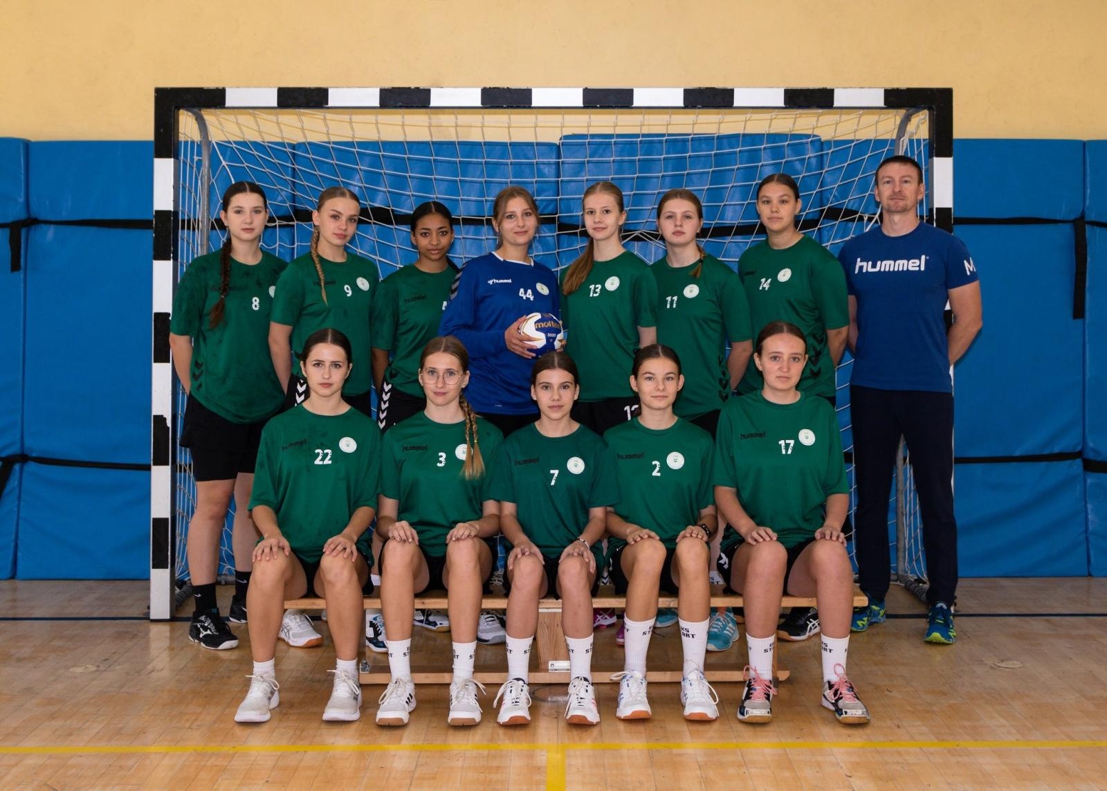 Zdjęcie w galerii na portalu naszraciborz.pl: Pietrowickie Juniorki Młodsze z wyróżnieniem We Play Fair Play wiadomości z regionu