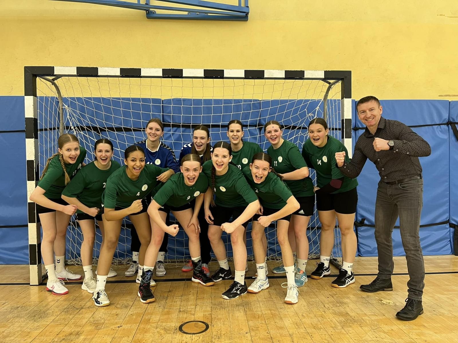 Zdjęcie w galerii na portalu naszraciborz.pl: Pietrowickie Juniorki Młodsze z wyróżnieniem We Play Fair Play wiadomości z regionu