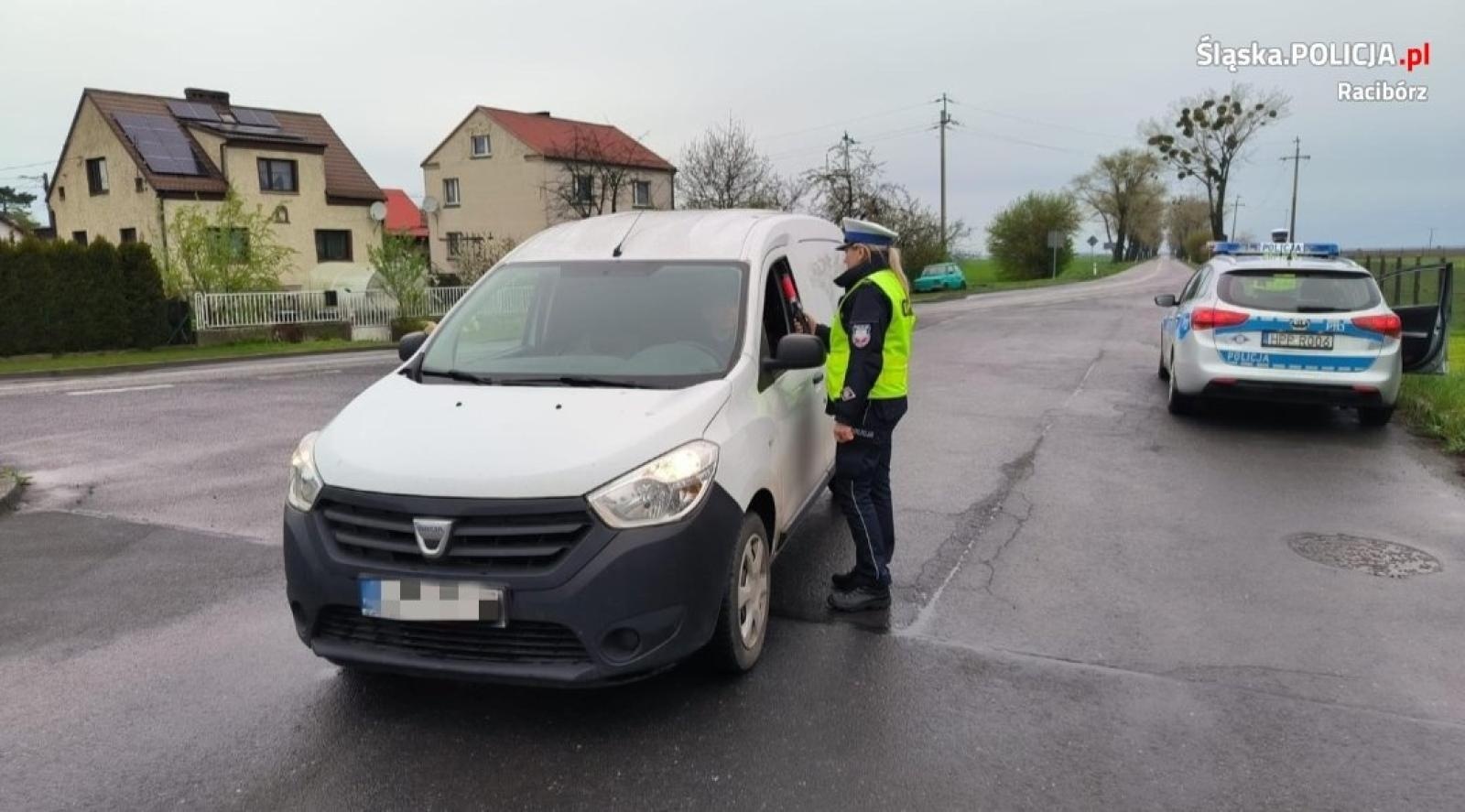 Zdjęcie w galerii na portalu naszraciborz.pl: Ponad sześćset porannych policyjnych kontroli wiadomości z regionu