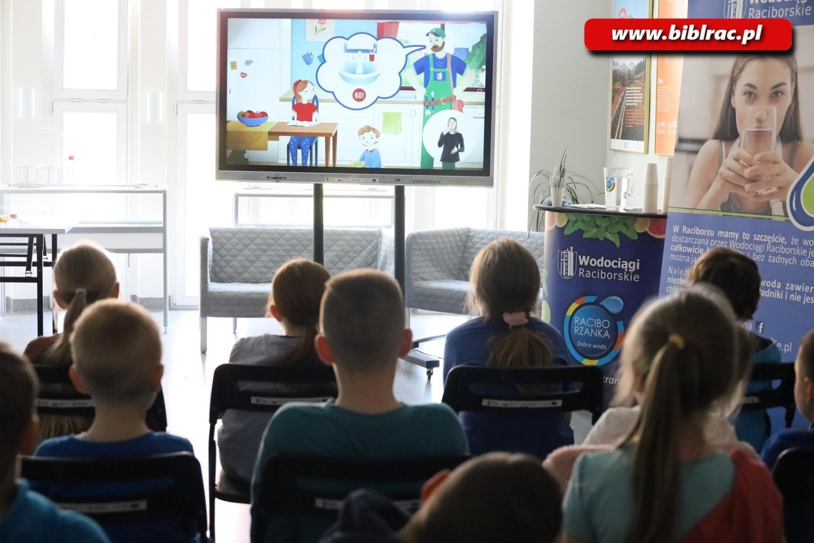 Zdjęcie w galerii na portalu naszraciborz.pl: Światowy Dzień Wody z Wodociągami w raciborskiej bibliotece wiadomości z regionu