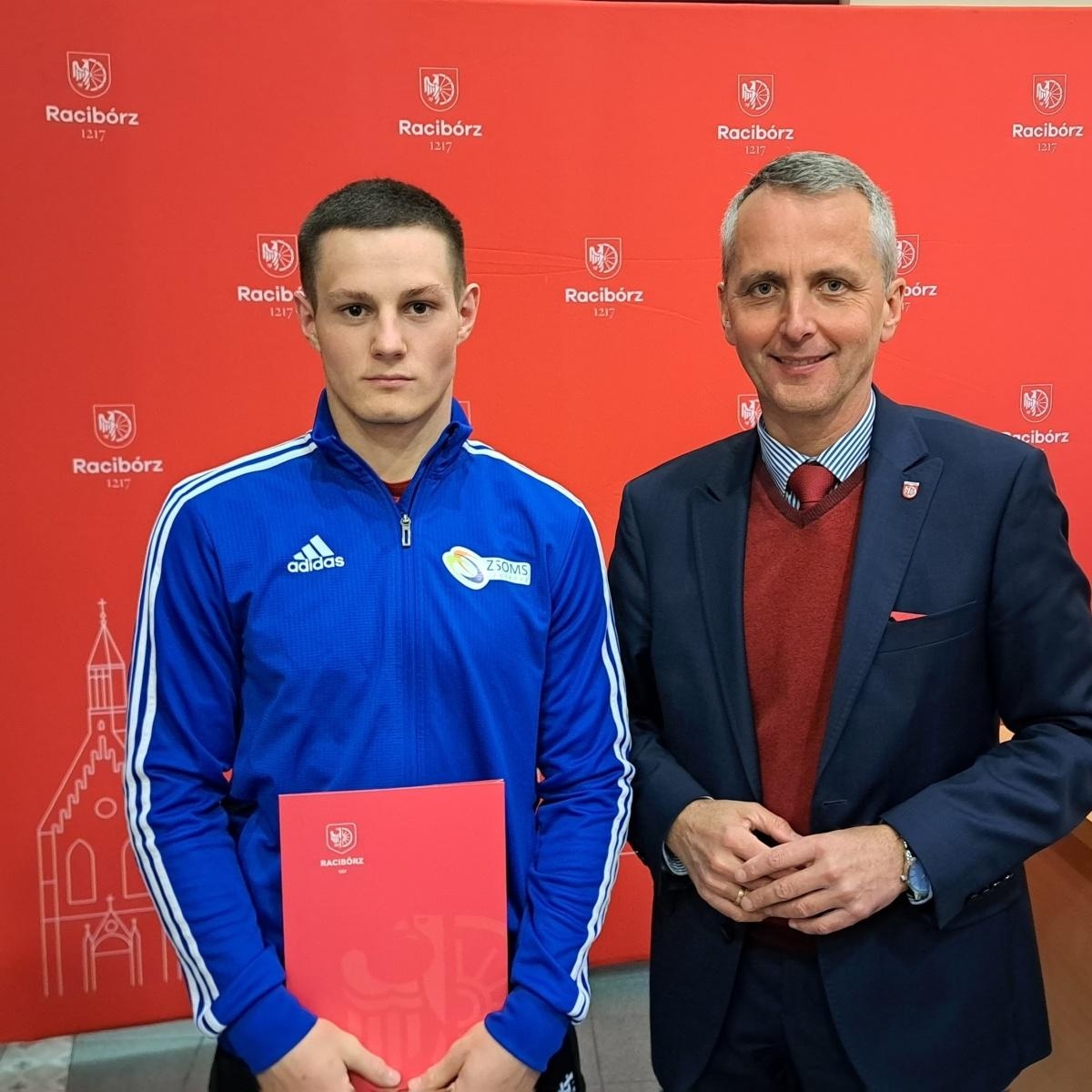 Zdjęcie w galerii na portalu naszraciborz.pl: Nagrody sportowe od miasta Racibórz wręczone wiadomości z regionu