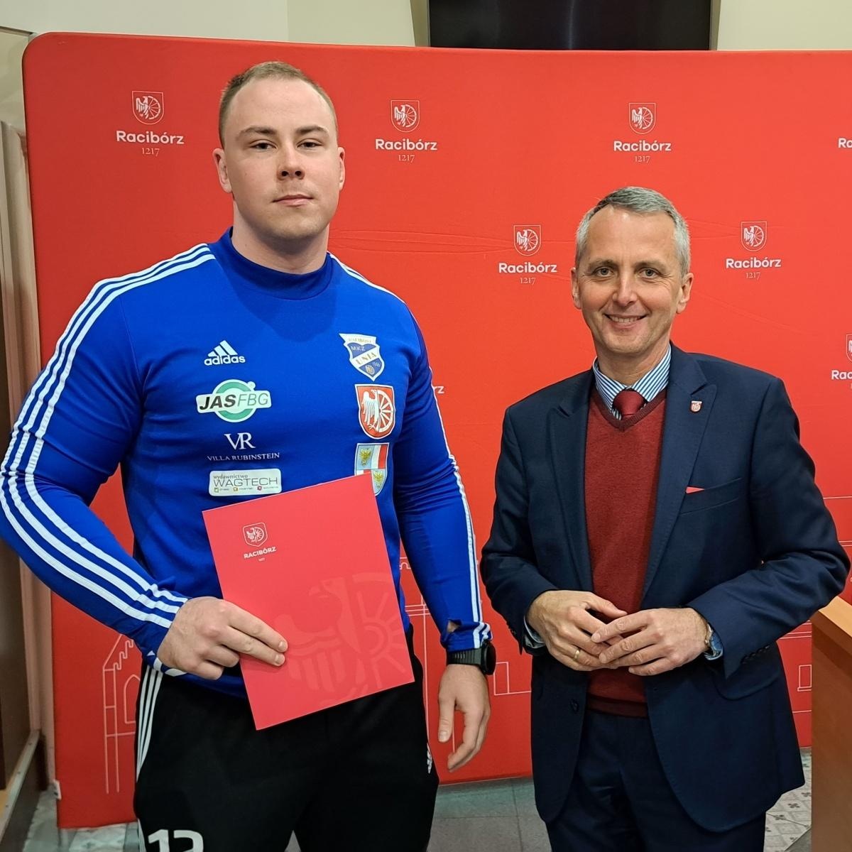 Zdjęcie w galerii na portalu naszraciborz.pl: Nagrody sportowe od miasta Racibórz wręczone wiadomości z regionu