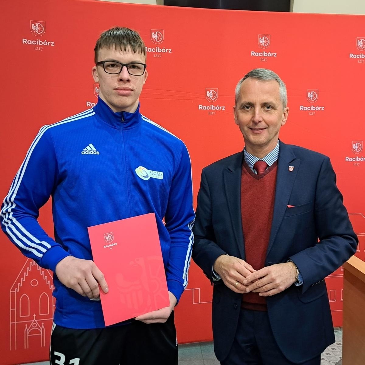 Zdjęcie w galerii na portalu naszraciborz.pl: Nagrody sportowe od miasta Racibórz wręczone wiadomości z regionu