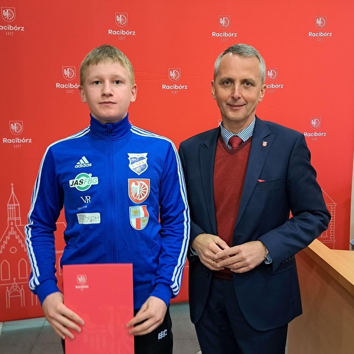 Zdjęcie w galerii na portalu naszraciborz.pl: Nagrody sportowe od miasta Racibórz wręczone wiadomości z regionu