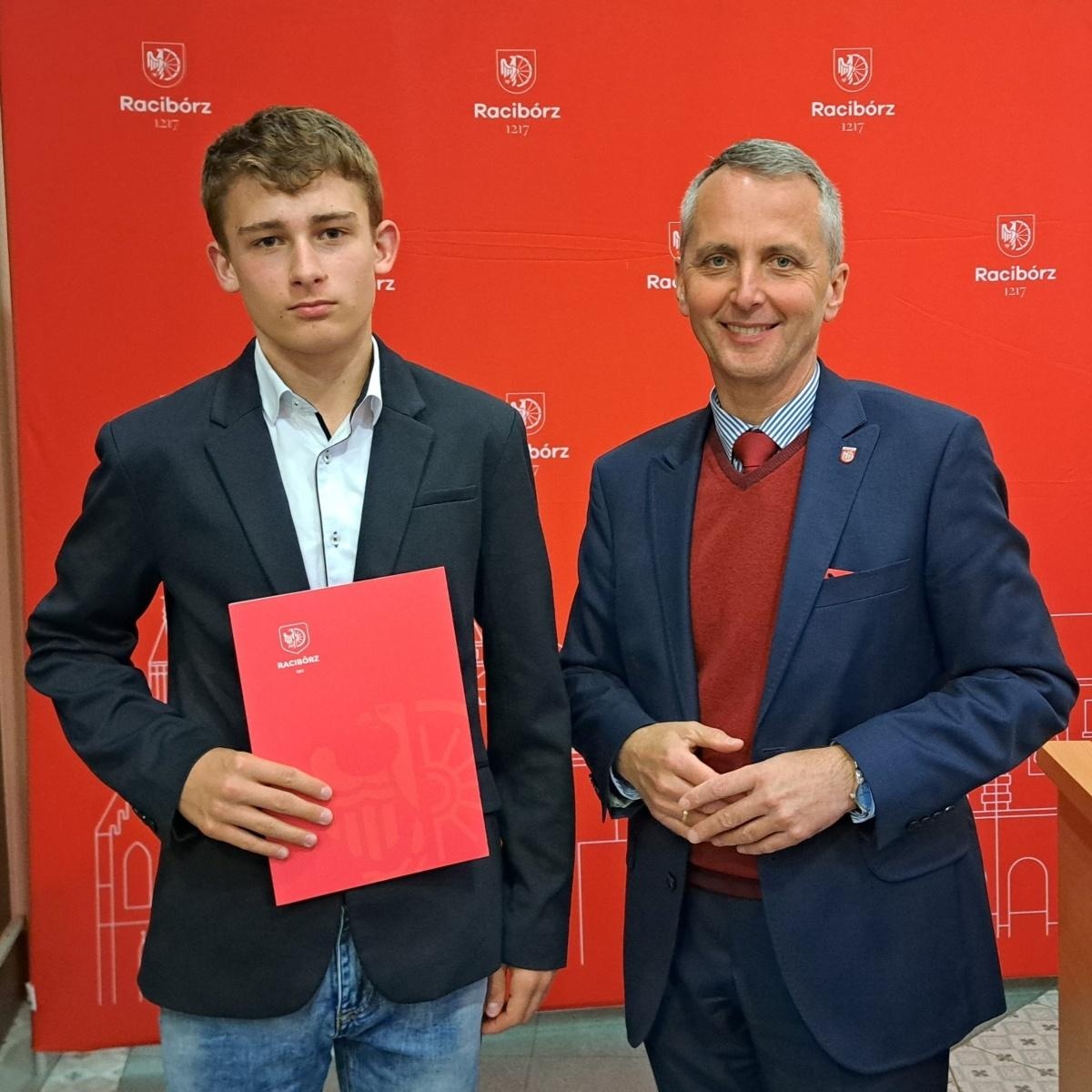 Zdjęcie w galerii na portalu naszraciborz.pl: Nagrody sportowe od miasta Racibórz wręczone wiadomości z regionu