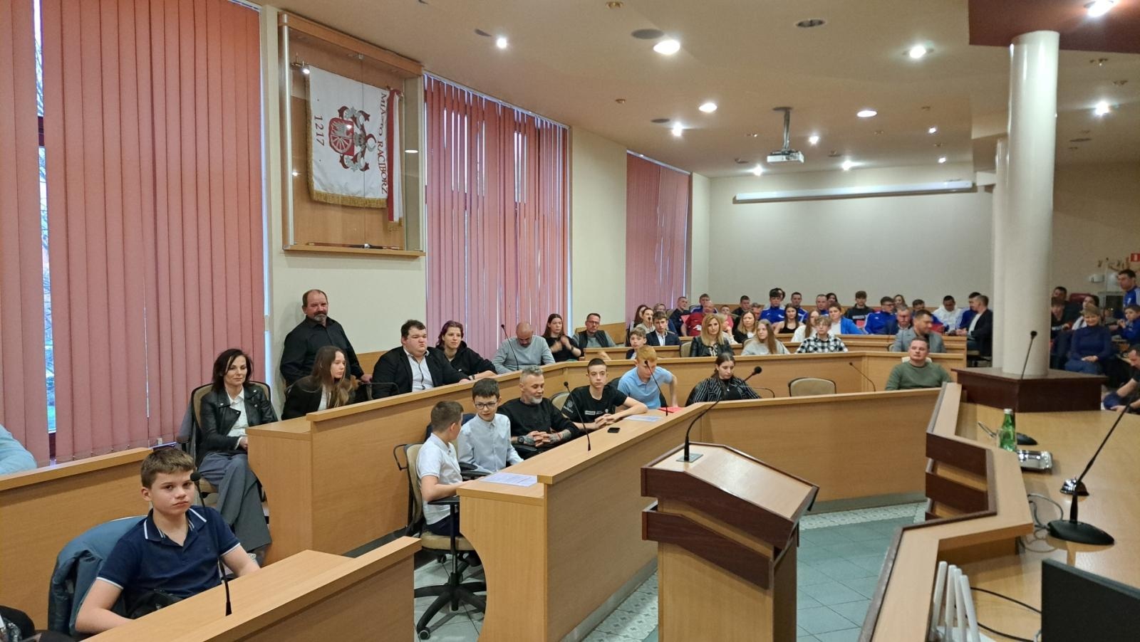 Zdjęcie w galerii na portalu naszraciborz.pl: Nagrody sportowe od miasta Racibórz wręczone wiadomości z regionu