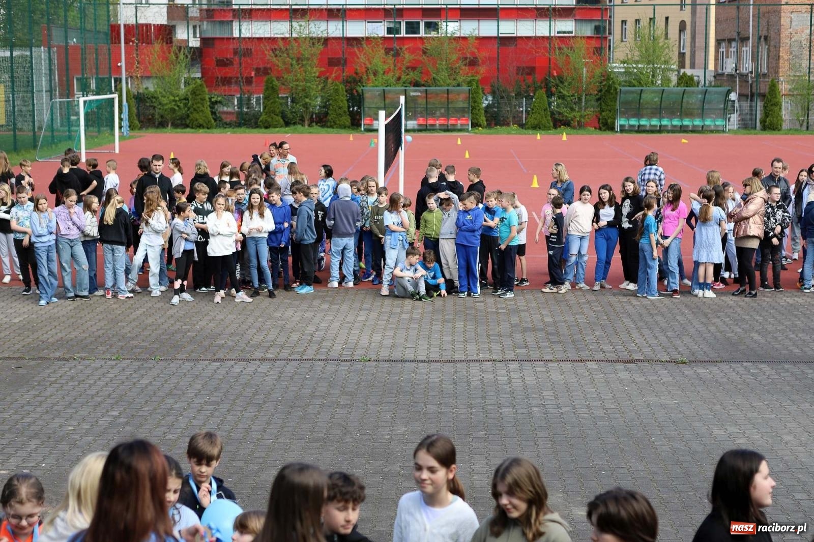 Zdjęcie w galerii na portalu naszraciborz.pl: Dzień Świadomości Autyzmu w SP 13 [FOTO i WIDEO] wiadomości z regionu