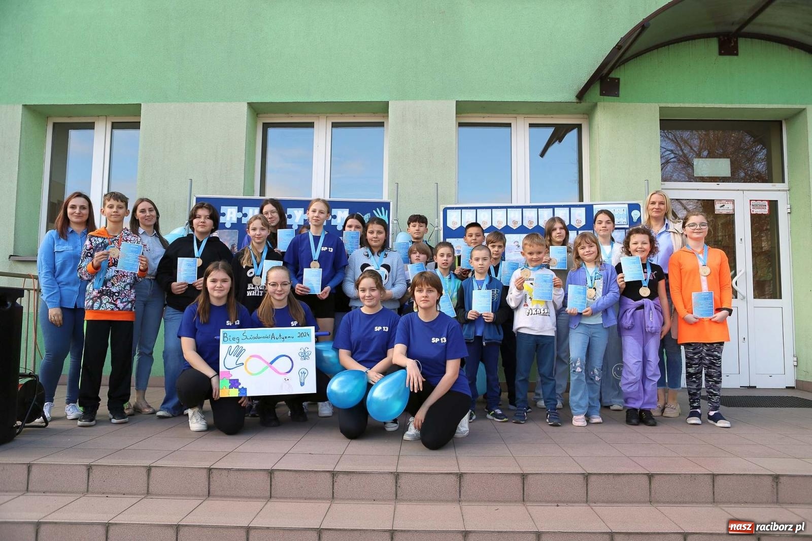 Zdjęcie w galerii na portalu naszraciborz.pl: Dzień Świadomości Autyzmu w SP 13 [FOTO i WIDEO] wiadomości z regionu