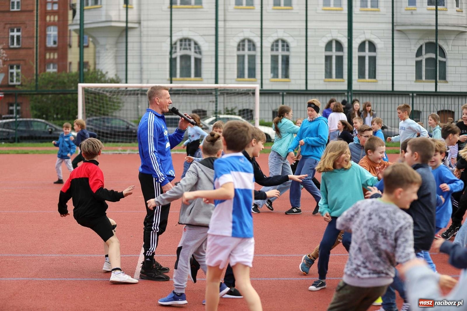 Zdjęcie w galerii na portalu naszraciborz.pl: Dzień Świadomości Autyzmu w SP 13 [FOTO i WIDEO] wiadomości z regionu