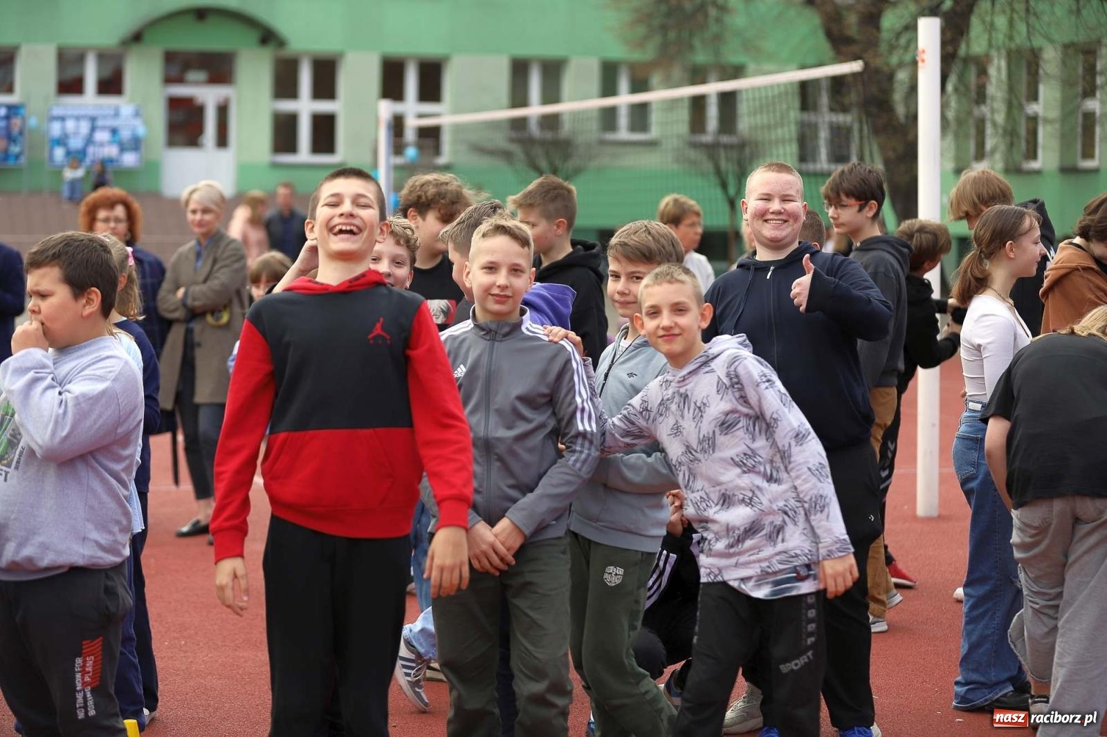 Zdjęcie w galerii na portalu naszraciborz.pl: Dzień Świadomości Autyzmu w SP 13 [FOTO i WIDEO] wiadomości z regionu