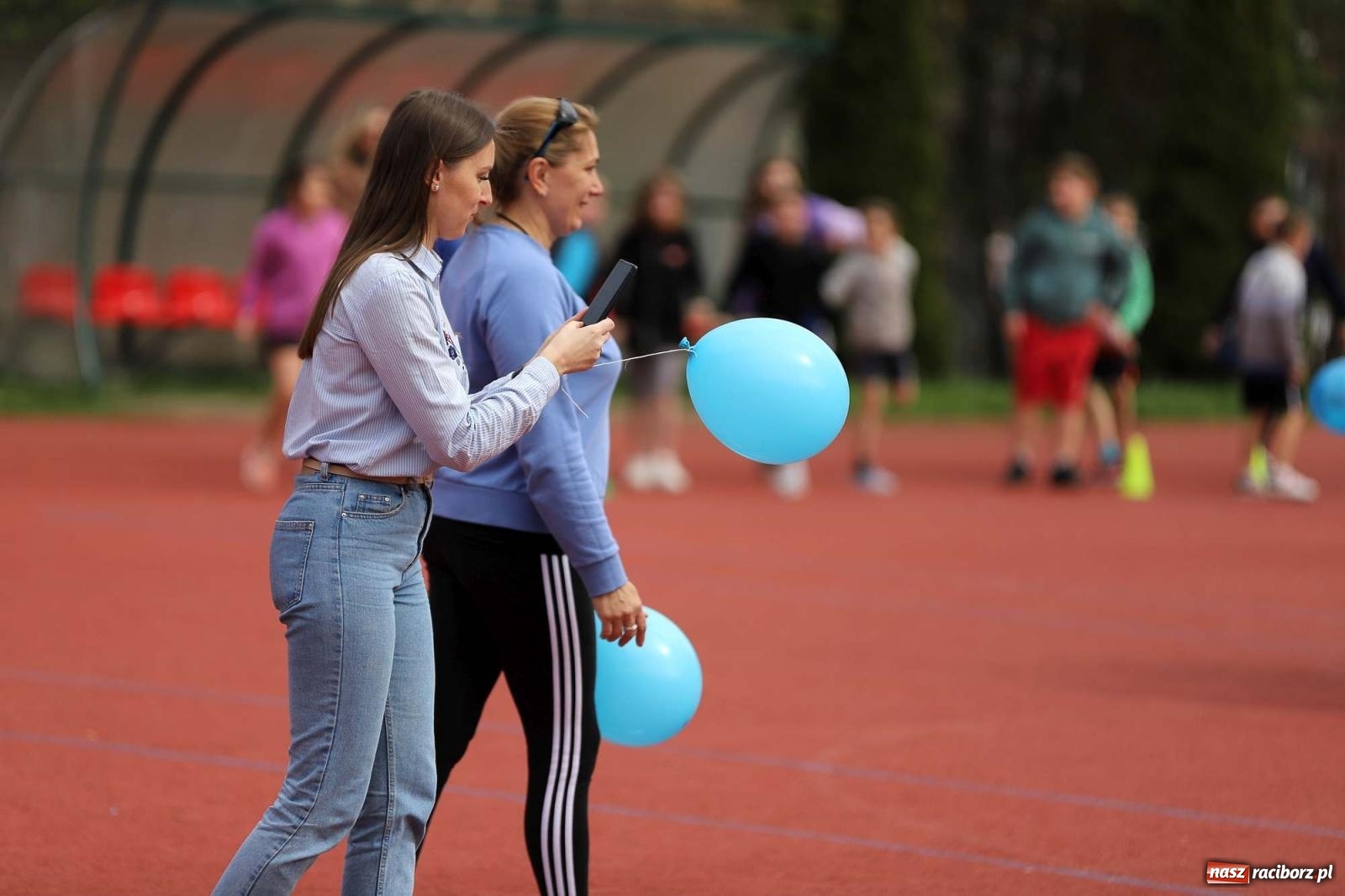 Zdjęcie w galerii na portalu naszraciborz.pl: Dzień Świadomości Autyzmu w SP 13 [FOTO i WIDEO] wiadomości z regionu