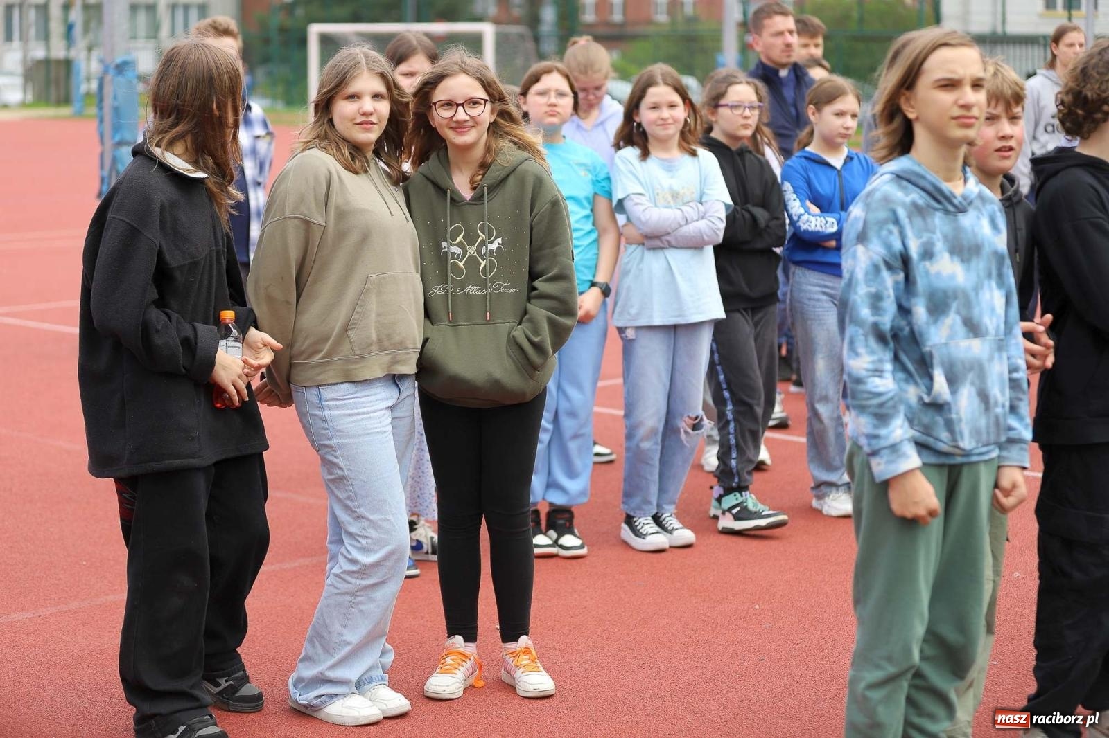 Zdjęcie w galerii na portalu naszraciborz.pl: Dzień Świadomości Autyzmu w SP 13 [FOTO i WIDEO] wiadomości z regionu