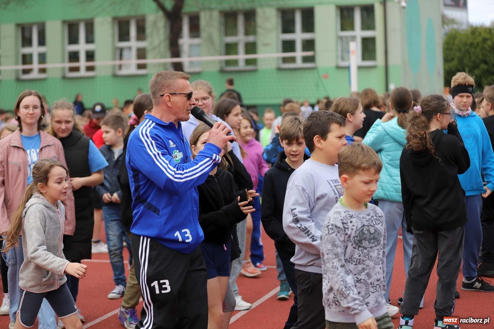 Zdjęcie w galerii na portalu naszraciborz.pl: Dzień Świadomości Autyzmu w SP 13 [FOTO i WIDEO] wiadomości z regionu