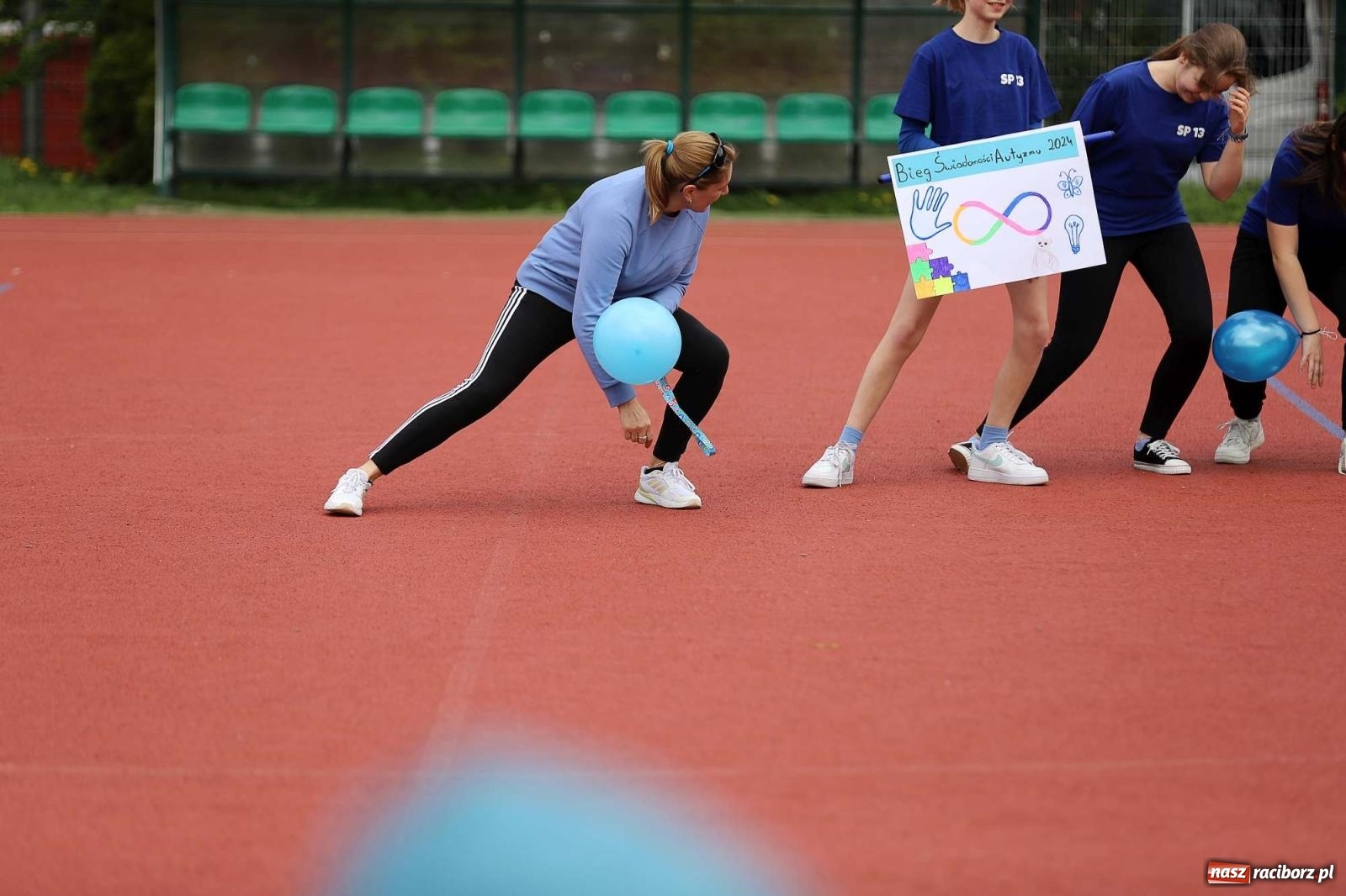 Zdjęcie w galerii na portalu naszraciborz.pl: Dzień Świadomości Autyzmu w SP 13 [FOTO i WIDEO] wiadomości z regionu