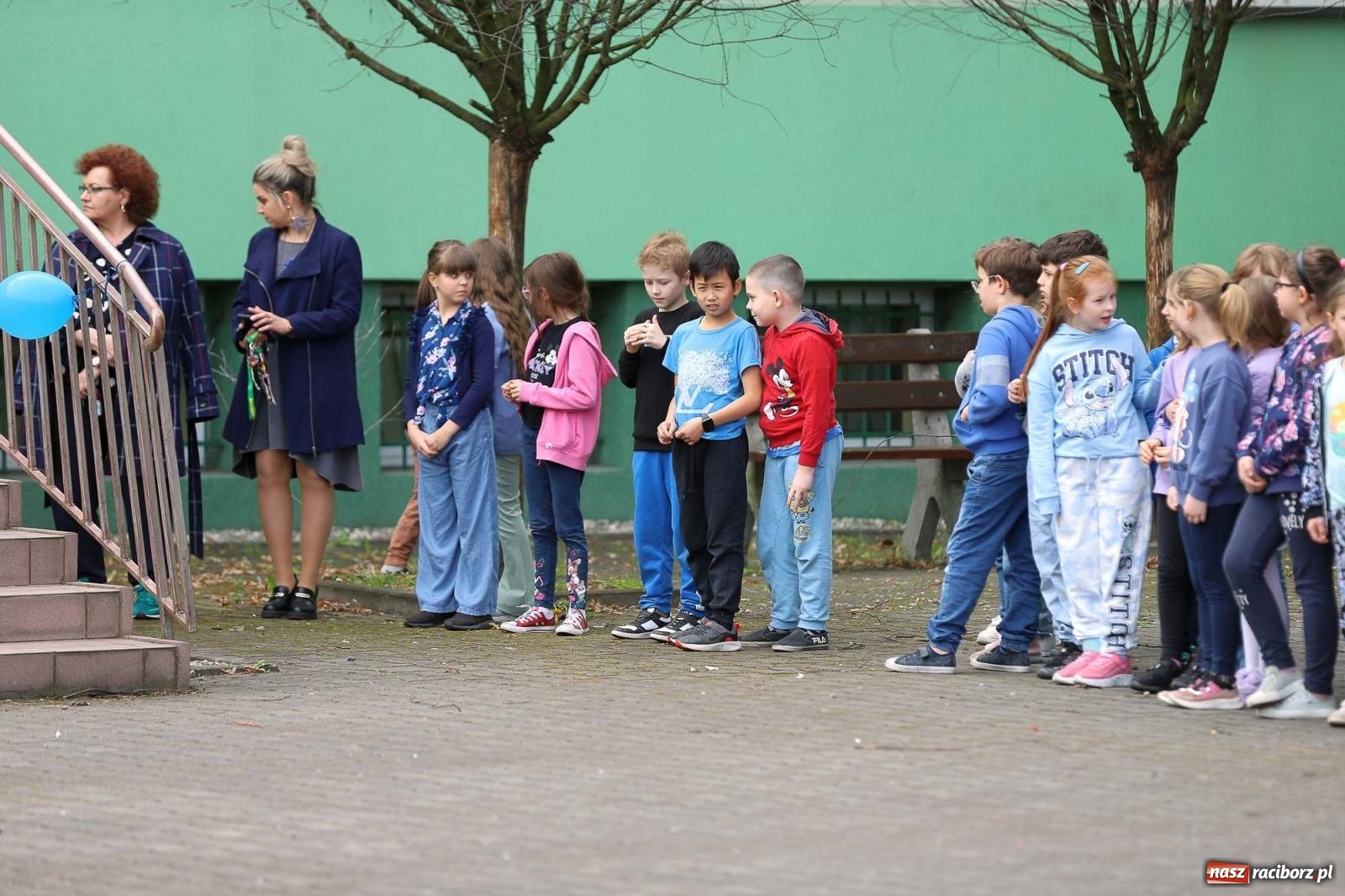 Zdjęcie w galerii na portalu naszraciborz.pl: Dzień Świadomości Autyzmu w SP 13 [FOTO i WIDEO] wiadomości z regionu
