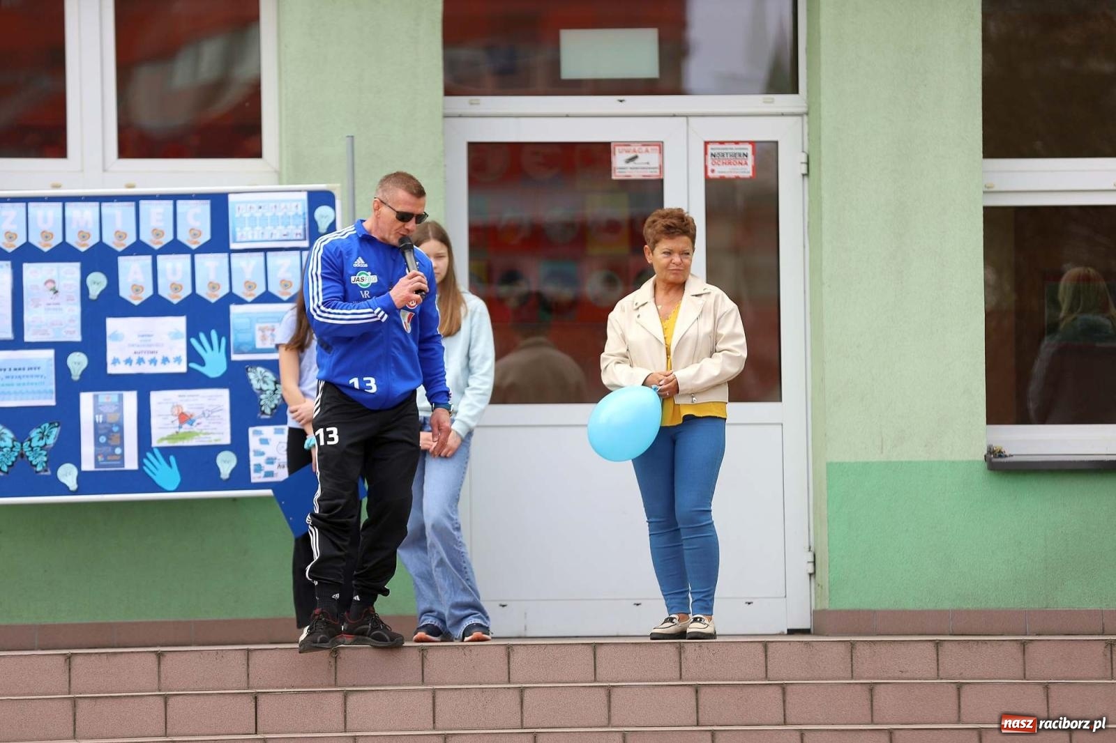 Zdjęcie w galerii na portalu naszraciborz.pl: Dzień Świadomości Autyzmu w SP 13 [FOTO i WIDEO] wiadomości z regionu