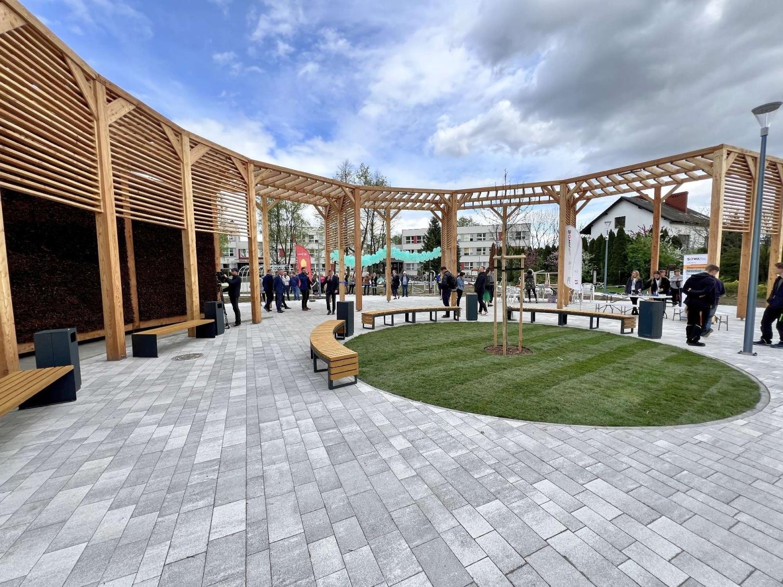 Zdjęcie w galerii na portalu naszraciborz.pl: Rzutem na taśmę przed wyborami. Tężnia na Ostrogu otwarta wiadomości z regionu