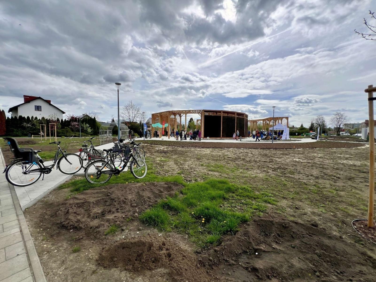 Zdjęcie w galerii na portalu naszraciborz.pl: Rzutem na taśmę przed wyborami. Tężnia na Ostrogu otwarta wiadomości z regionu