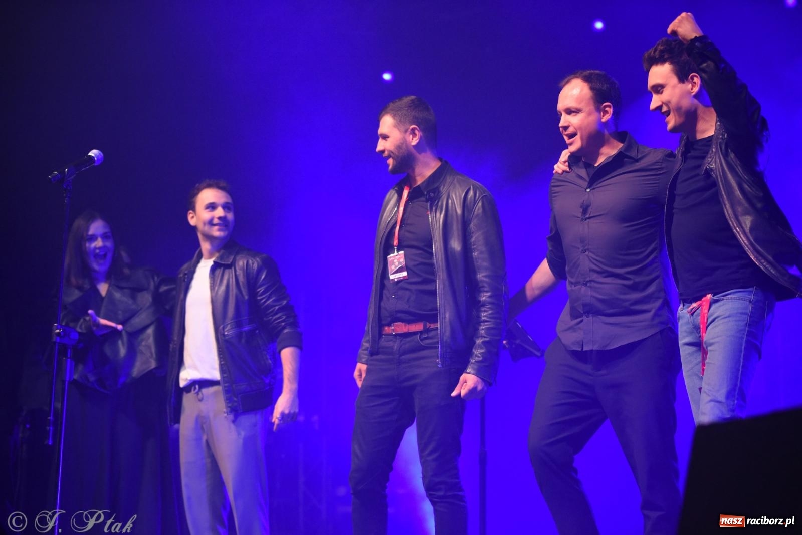 Zdjęcie w galerii na portalu naszraciborz.pl: Janek Górka z siostrami przed raciborską publicznością [FOTO i WIDEO] wiadomości z regionu