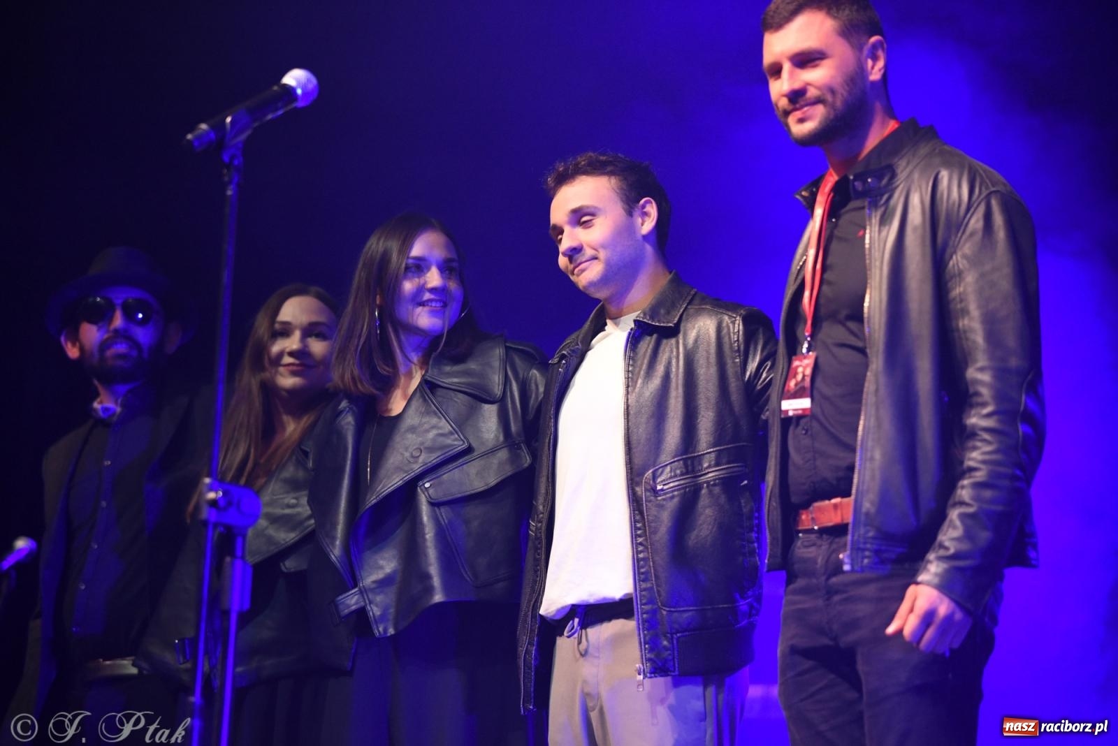 Zdjęcie w galerii na portalu naszraciborz.pl: Janek Górka z siostrami przed raciborską publicznością [FOTO i WIDEO] wiadomości z regionu