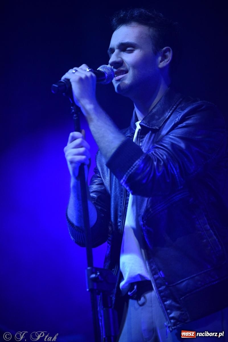 Zdjęcie w galerii na portalu naszraciborz.pl: Janek Górka z siostrami przed raciborską publicznością [FOTO i WIDEO] wiadomości z regionu