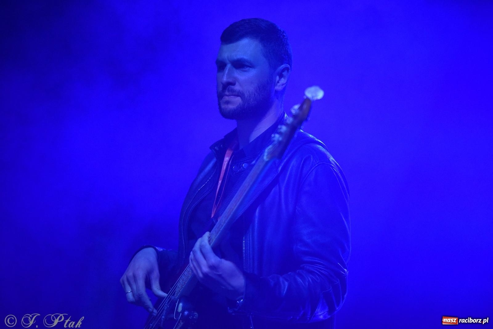 Zdjęcie w galerii na portalu naszraciborz.pl: Janek Górka z siostrami przed raciborską publicznością [FOTO i WIDEO] wiadomości z regionu