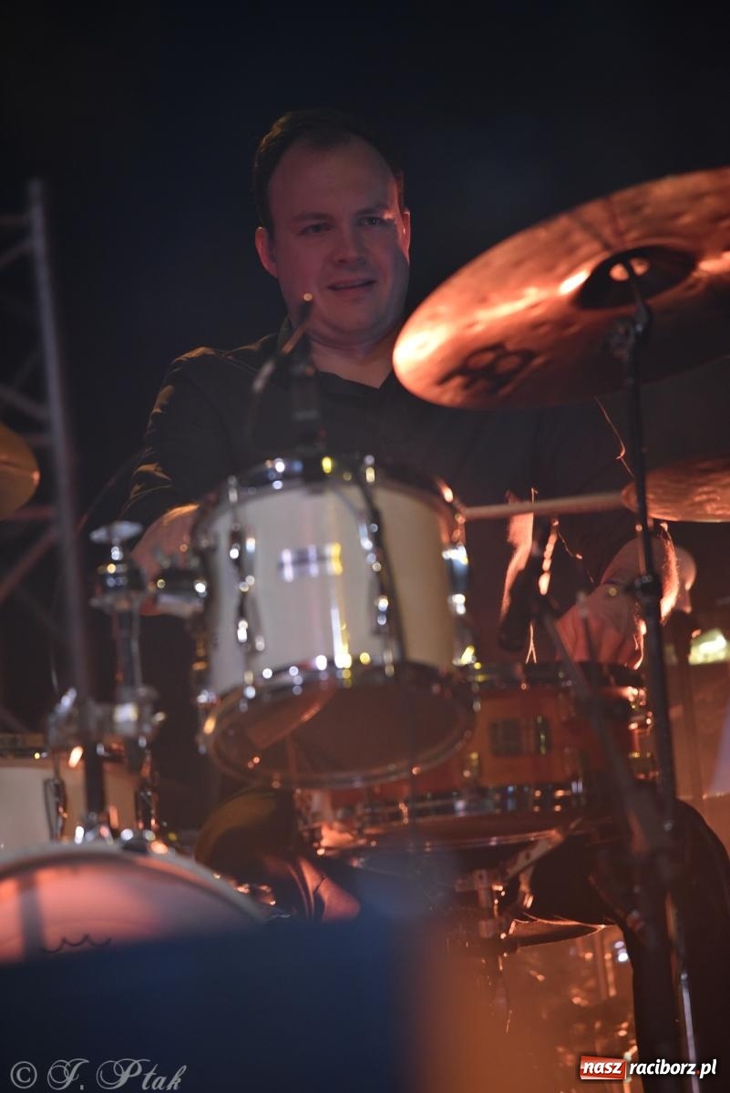 Zdjęcie w galerii na portalu naszraciborz.pl: Janek Górka z siostrami przed raciborską publicznością [FOTO i WIDEO] wiadomości z regionu