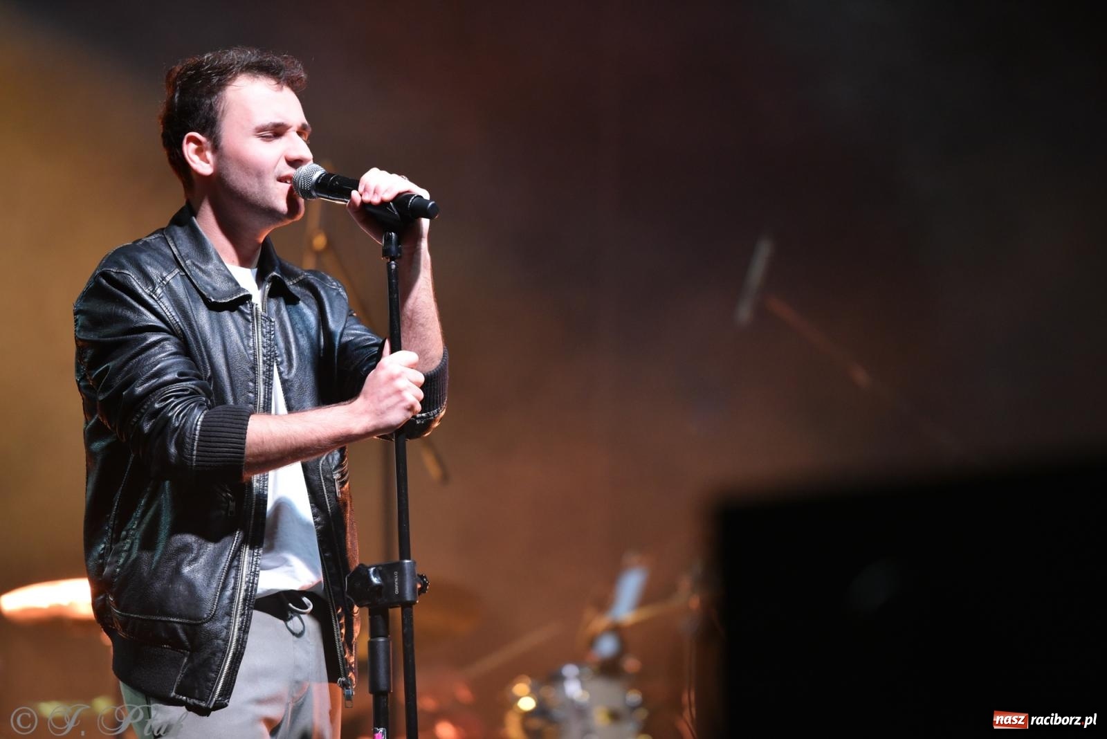 Zdjęcie w galerii na portalu naszraciborz.pl: Janek Górka z siostrami przed raciborską publicznością [FOTO i WIDEO] wiadomości z regionu