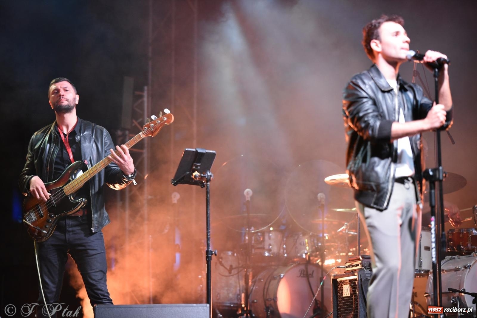 Zdjęcie w galerii na portalu naszraciborz.pl: Janek Górka z siostrami przed raciborską publicznością [FOTO i WIDEO] wiadomości z regionu