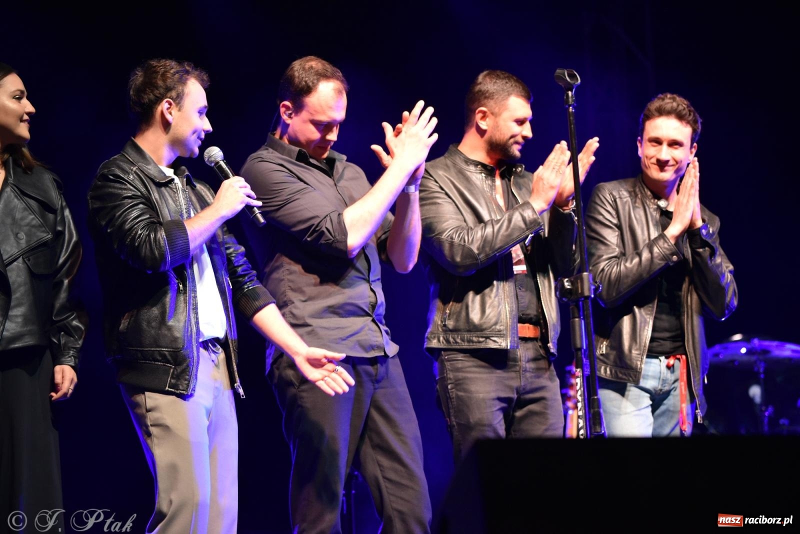 Zdjęcie w galerii na portalu naszraciborz.pl: Janek Górka z siostrami przed raciborską publicznością [FOTO i WIDEO] wiadomości z regionu