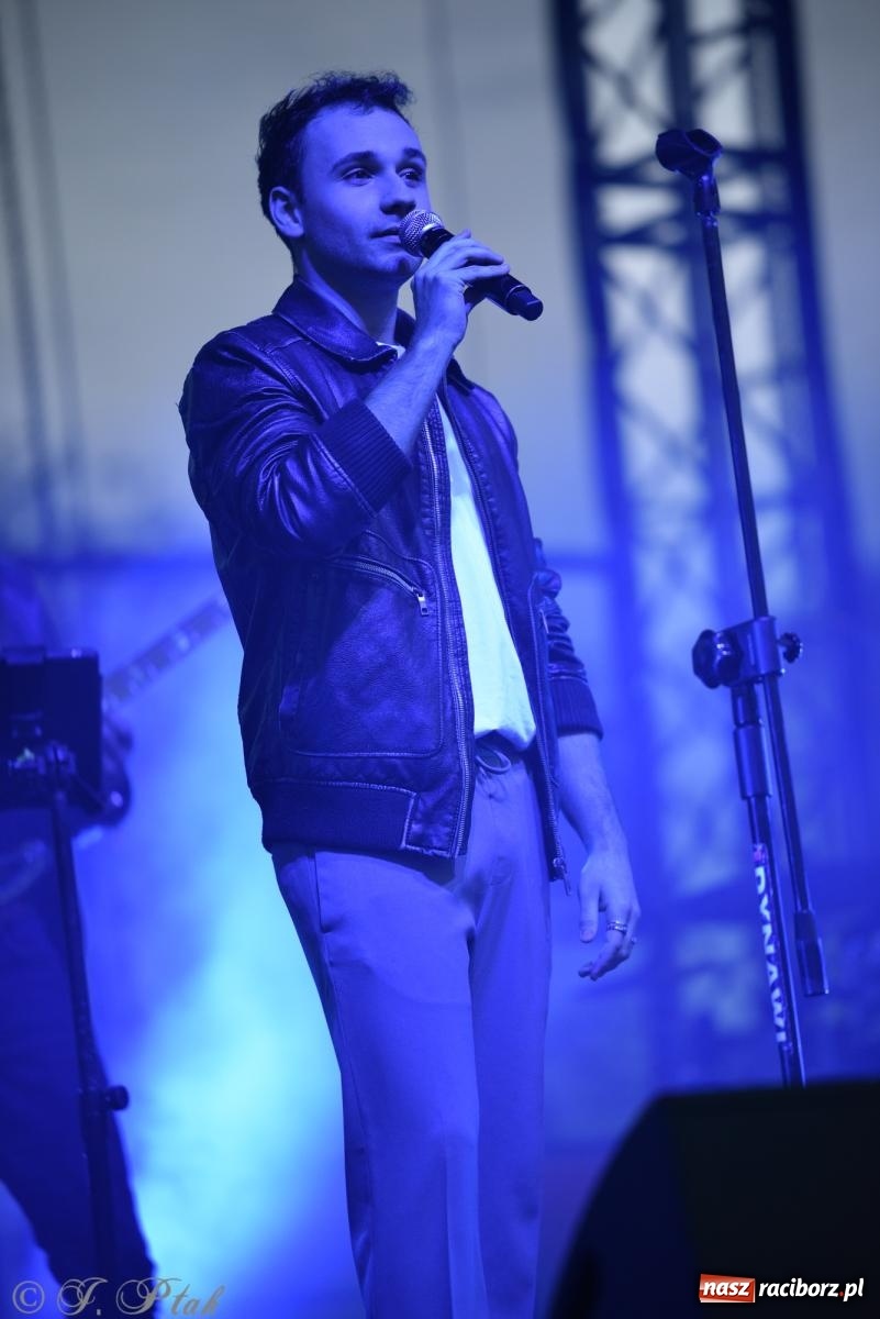 Zdjęcie w galerii na portalu naszraciborz.pl: Janek Górka z siostrami przed raciborską publicznością [FOTO i WIDEO] wiadomości z regionu