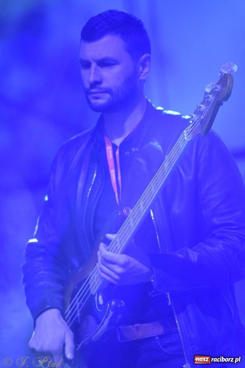 Zdjęcie w galerii na portalu naszraciborz.pl: Janek Górka z siostrami przed raciborską publicznością [FOTO i WIDEO] wiadomości z regionu