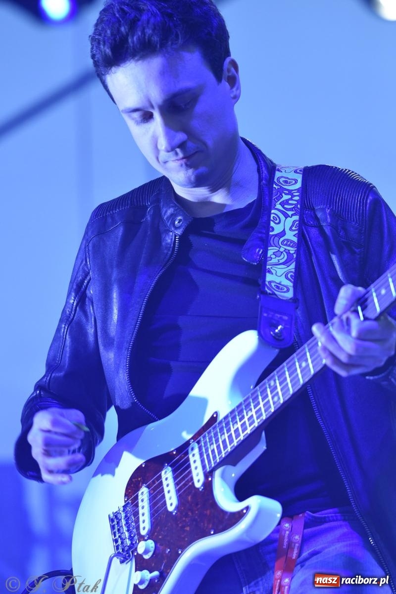 Zdjęcie w galerii na portalu naszraciborz.pl: Janek Górka z siostrami przed raciborską publicznością [FOTO i WIDEO] wiadomości z regionu