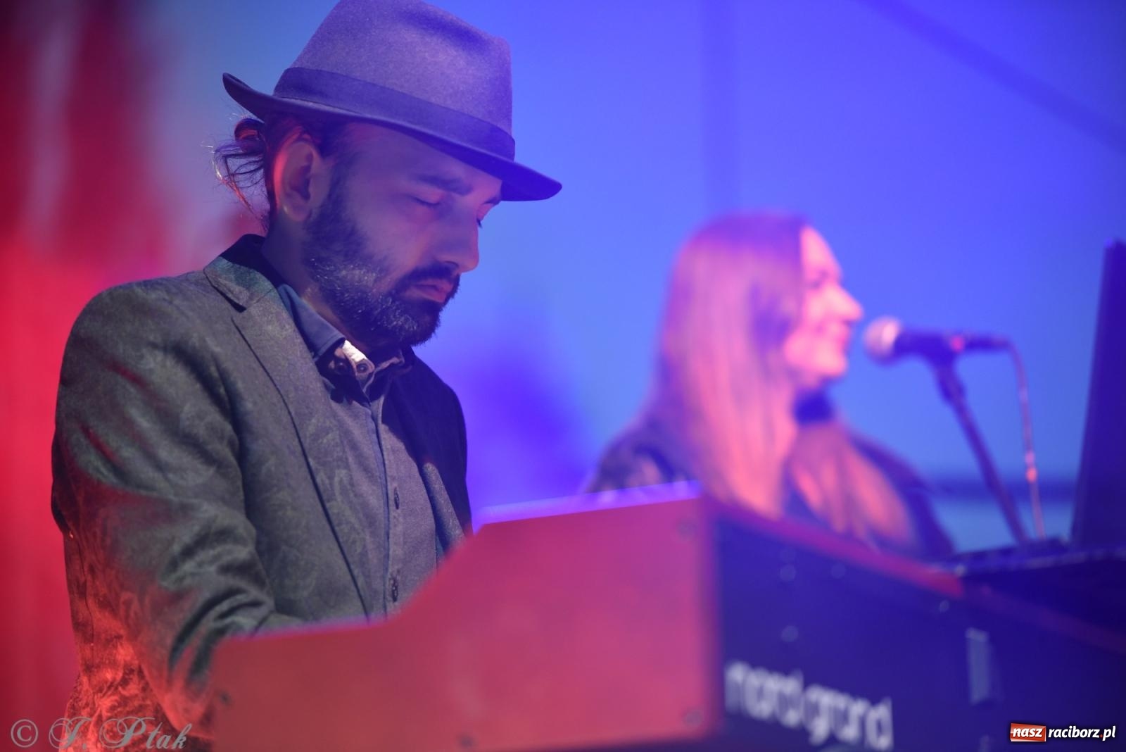 Zdjęcie w galerii na portalu naszraciborz.pl: Janek Górka z siostrami przed raciborską publicznością [FOTO i WIDEO] wiadomości z regionu