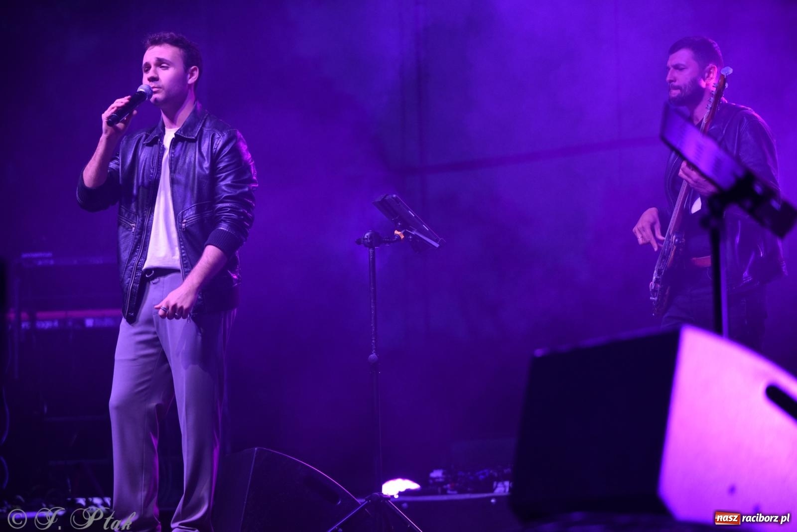 Zdjęcie w galerii na portalu naszraciborz.pl: Janek Górka z siostrami przed raciborską publicznością [FOTO i WIDEO] wiadomości z regionu