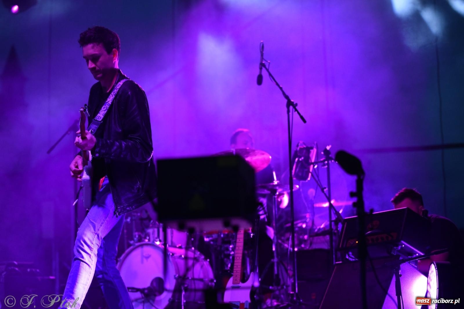 Zdjęcie w galerii na portalu naszraciborz.pl: Janek Górka z siostrami przed raciborską publicznością [FOTO i WIDEO] wiadomości z regionu